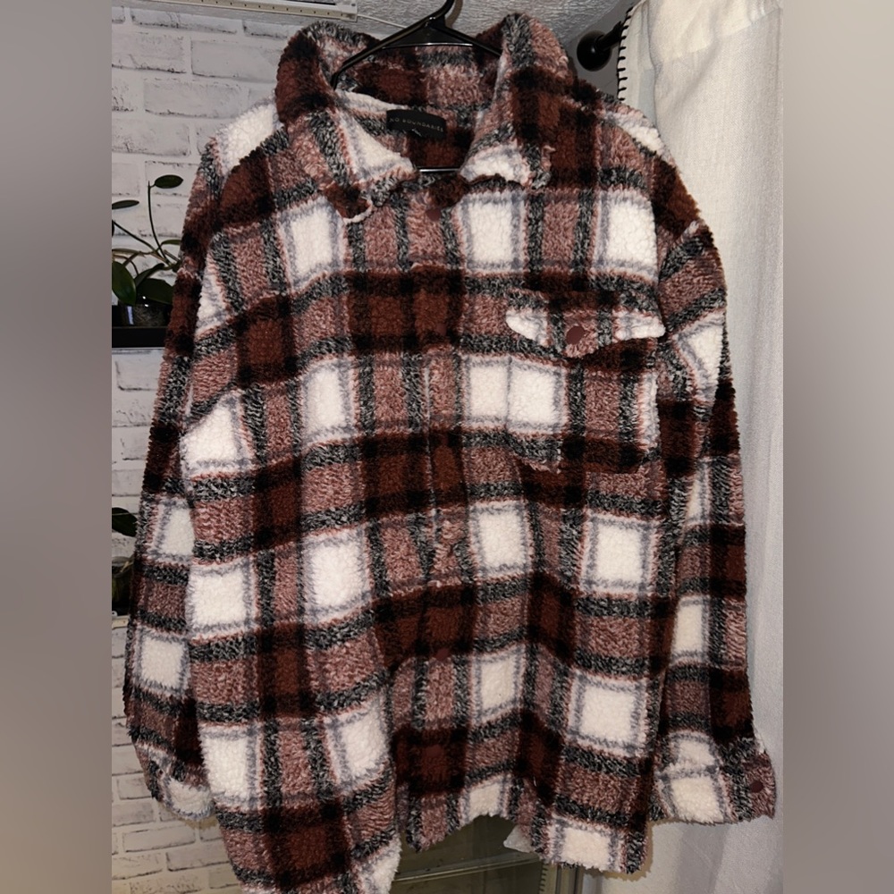 No Boundaries Sherpa Jacket, Plaid/Flannel Style (red/black/white), men’s Large